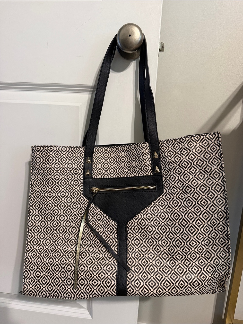 Stella & Dot Black and Cream Geometric Tote